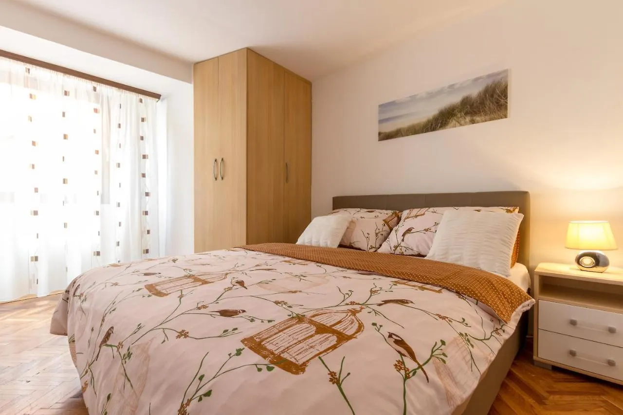 Bernard Old Town Apartment Split