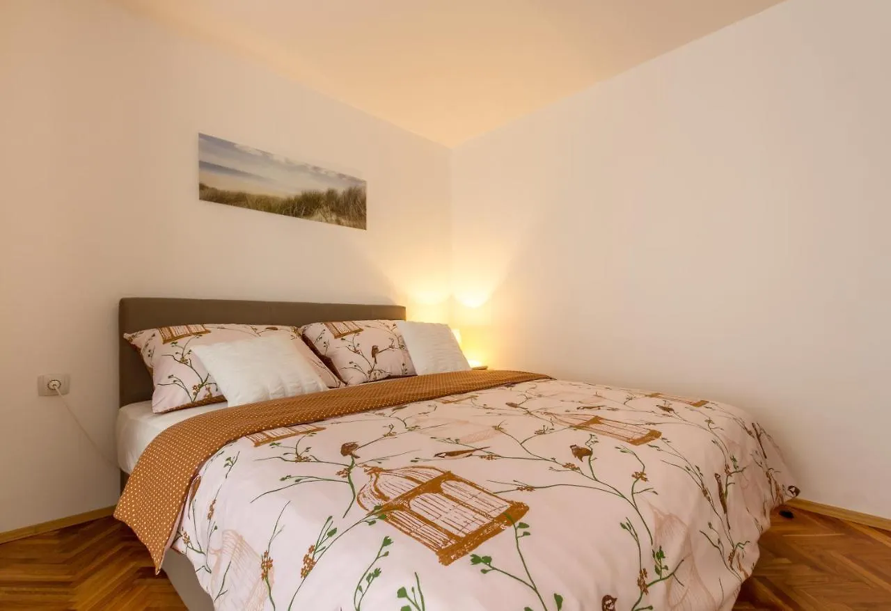 Bernard Old Town Apartment Split