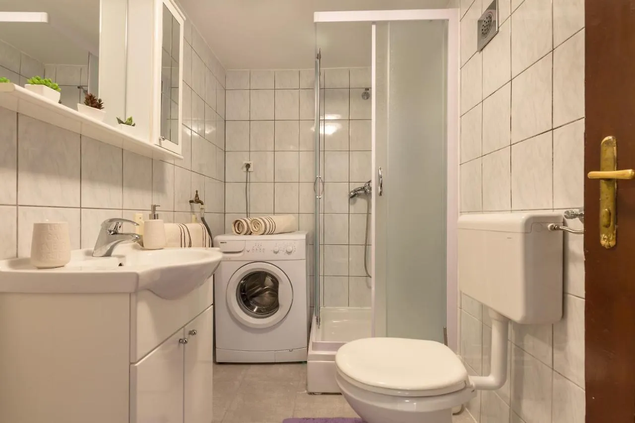 Bernard Old Town Apartment Split